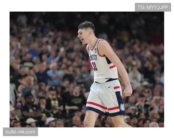 滕哈赫提升球队进攻效率，锋线战力持续提升助力近期胜利